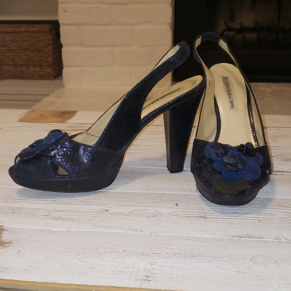 Shoes - Picture 2 of 9